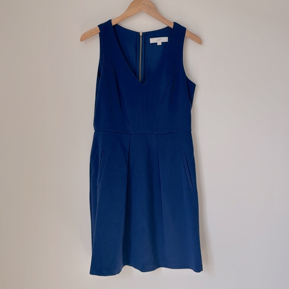 LOFT | V-neck Sleeveless A-line Dress with Pockets in Blue | Size 8 - Picture 3 of 7